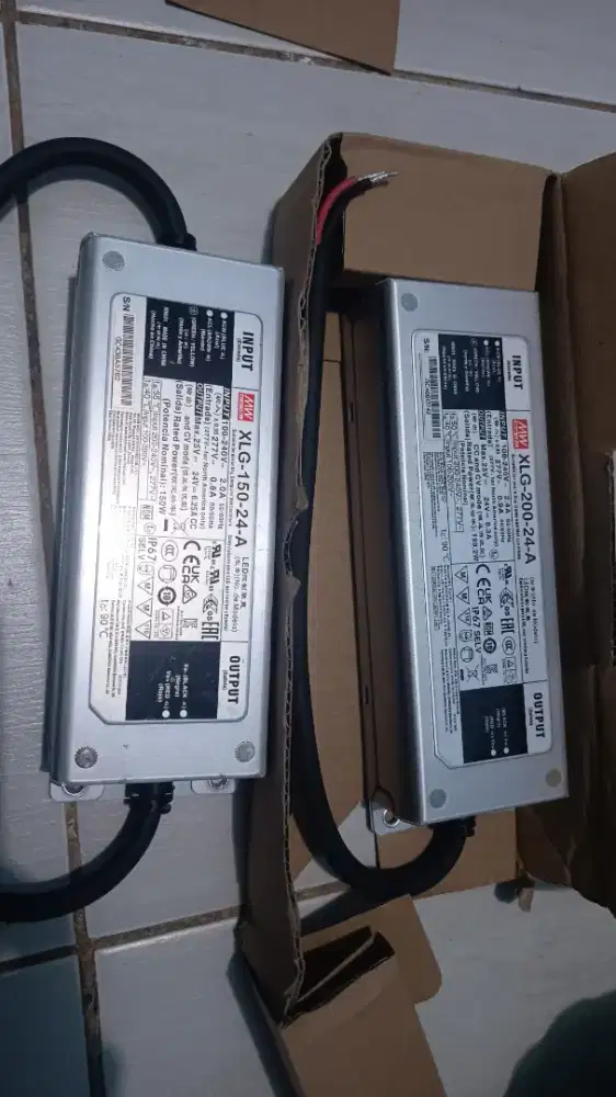Mean Well XLG-150-24-A, yaitu sebuah LED Driver / Power Supply AC-DC