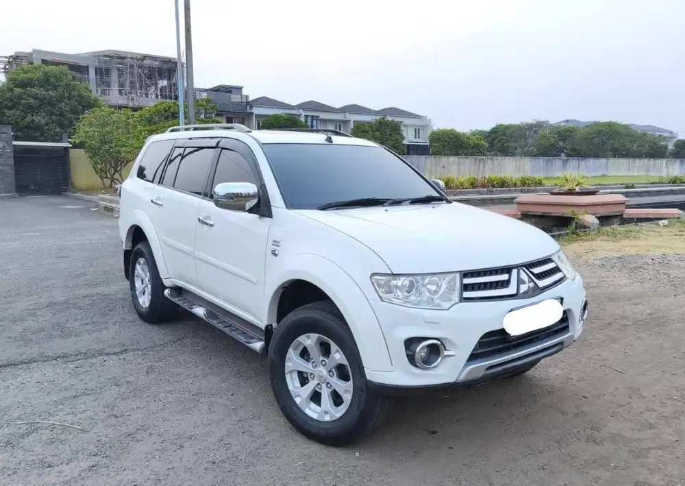 Mitsubishi Pajero Sport Dakar VGT AT 2015 Putih Full Ori Tgn Pertama