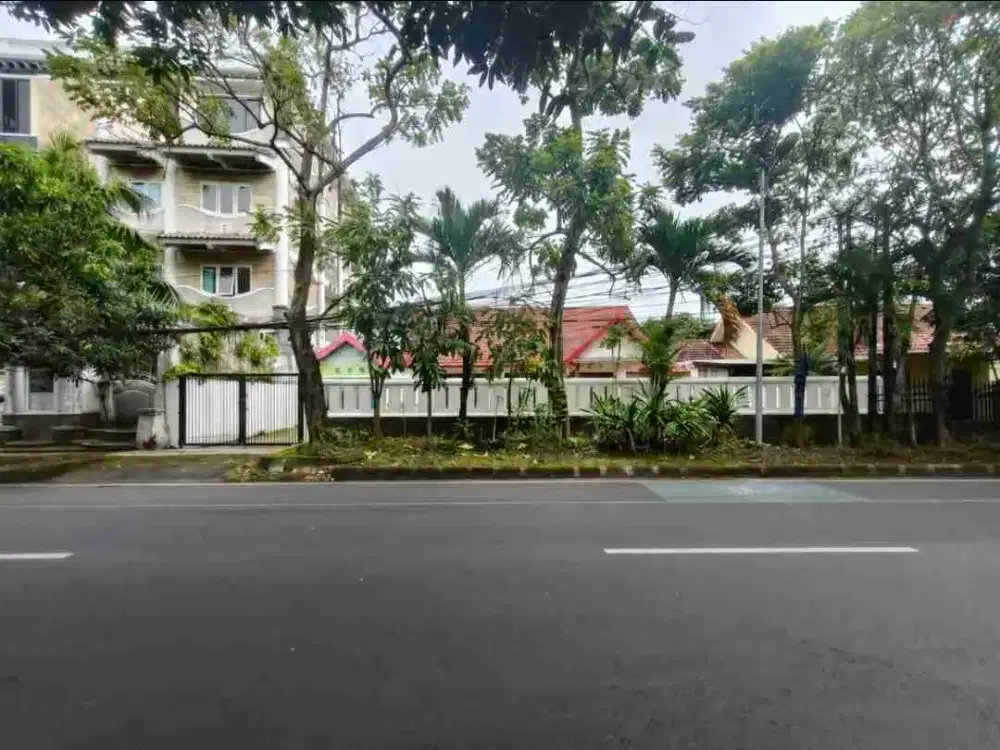 rumah harga tanah pinggir jalan lokasi premium buat usaha kelas atas seperti hotel, guest house, restoran, lokasi di jalan bogor samping kampus, dekat jl jakarta, bandung, veteran, mall MATOS, Kampus wearness dan UM serta UB Brawijaya dan sigura gura