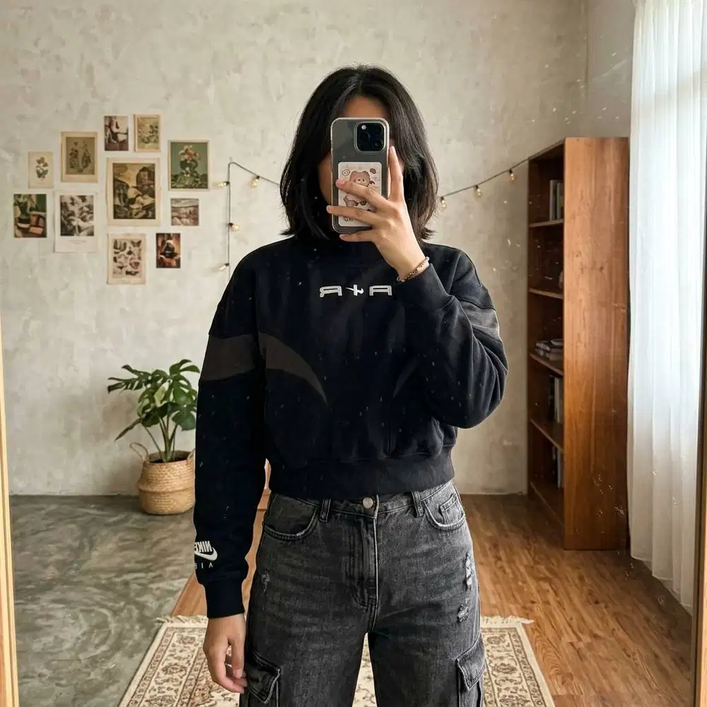 NIKE Air Sportswear Cropped Mock Neck Sweatshirt