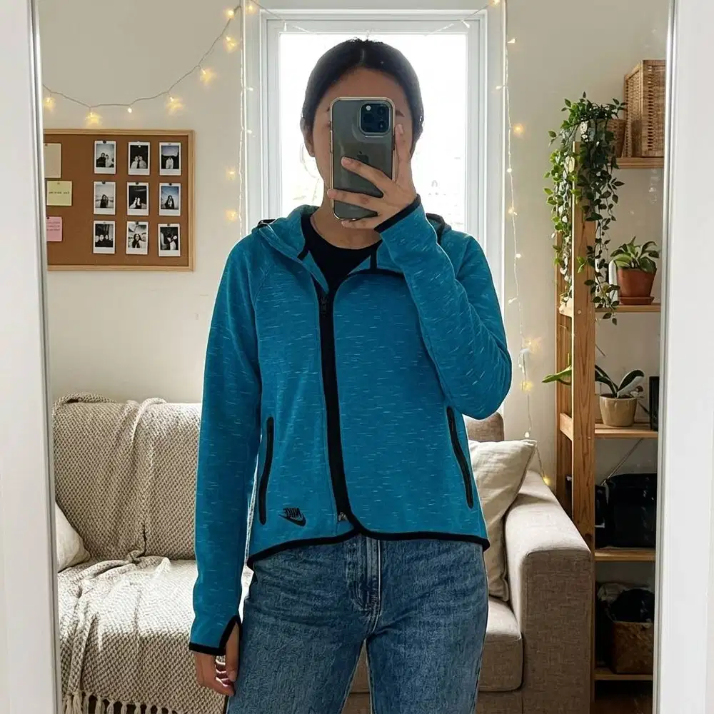 NIKE Tech Fleece Asymmetrical Cropped Hi-Low Zip Hoodie