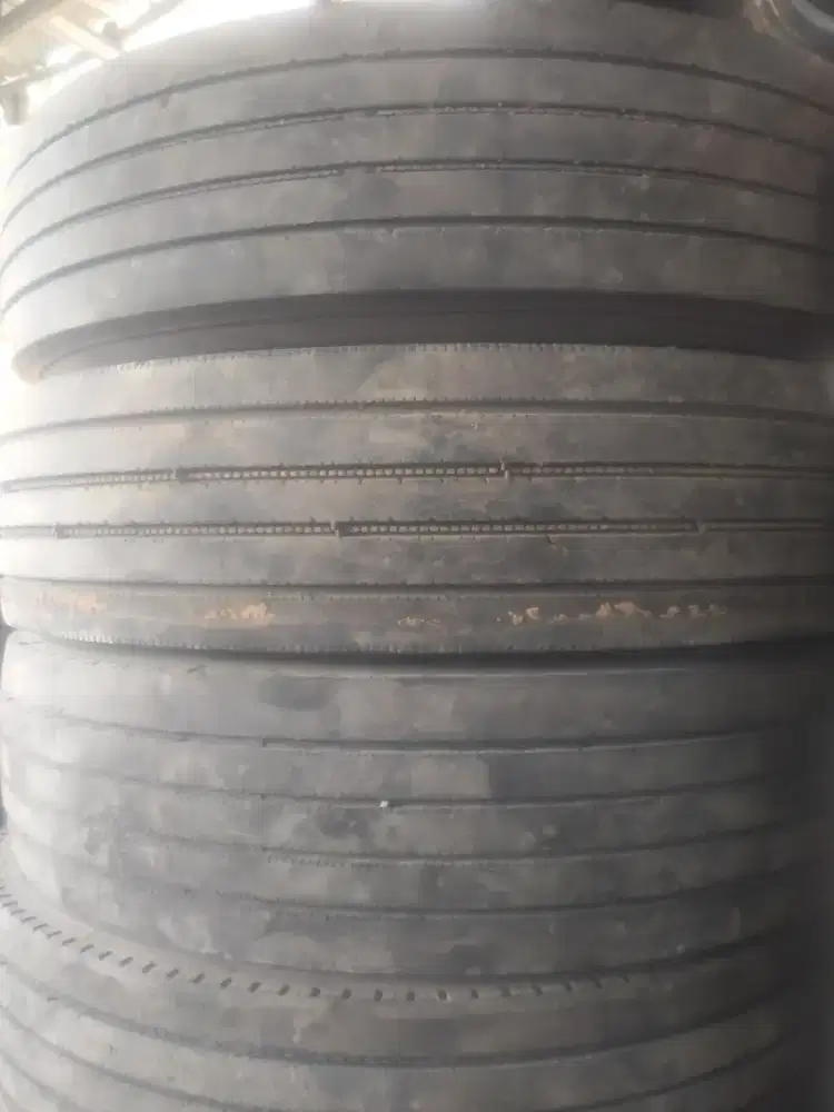 BAN TUBELESS BUS/TRUK UKURAN 11R225