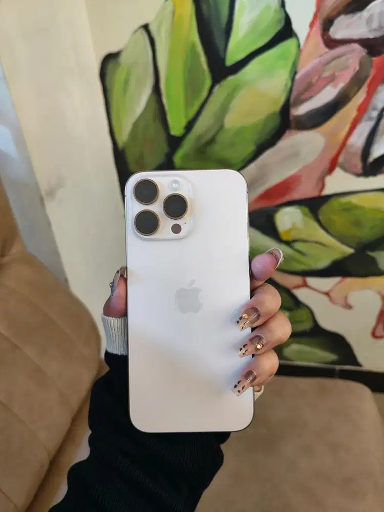 IPHONE 16 PRO MAX 256gb FULLSET MULUS ALL OPERATOR BISA SEMUA OPERATOR