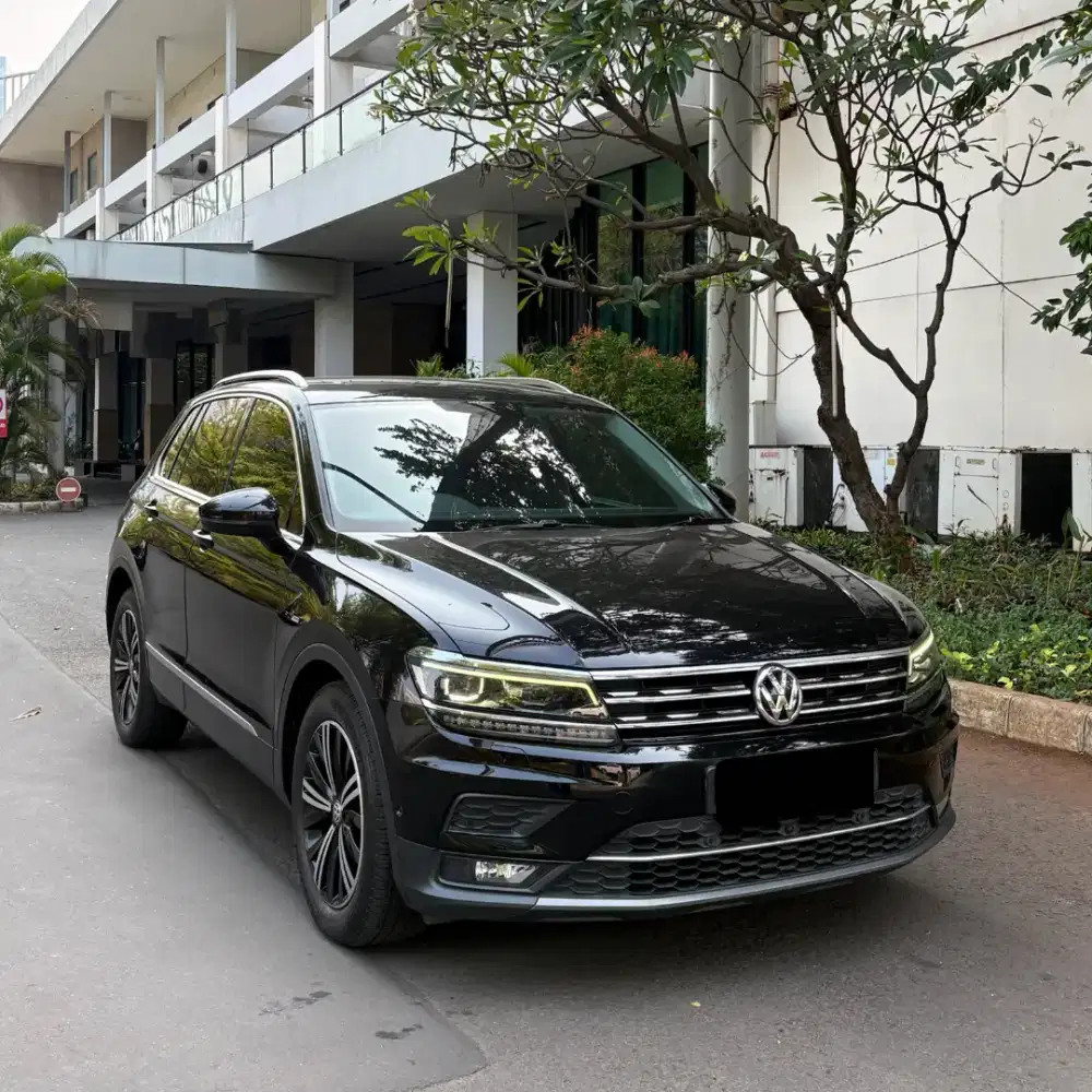 VW Tiguan TSI Nik 2018
Black KM 99rb