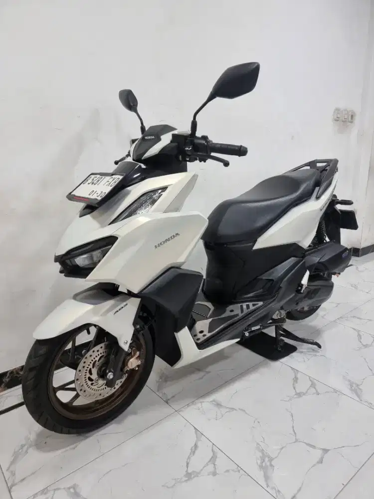 Honda Vario 160 ABS Keyless ESP LED Fi 2025 bln 1 Gress