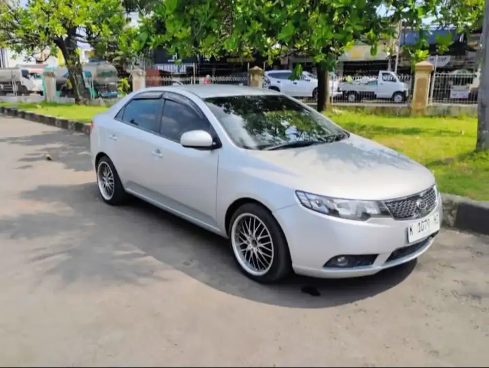 Kia cerato 1.6 MT