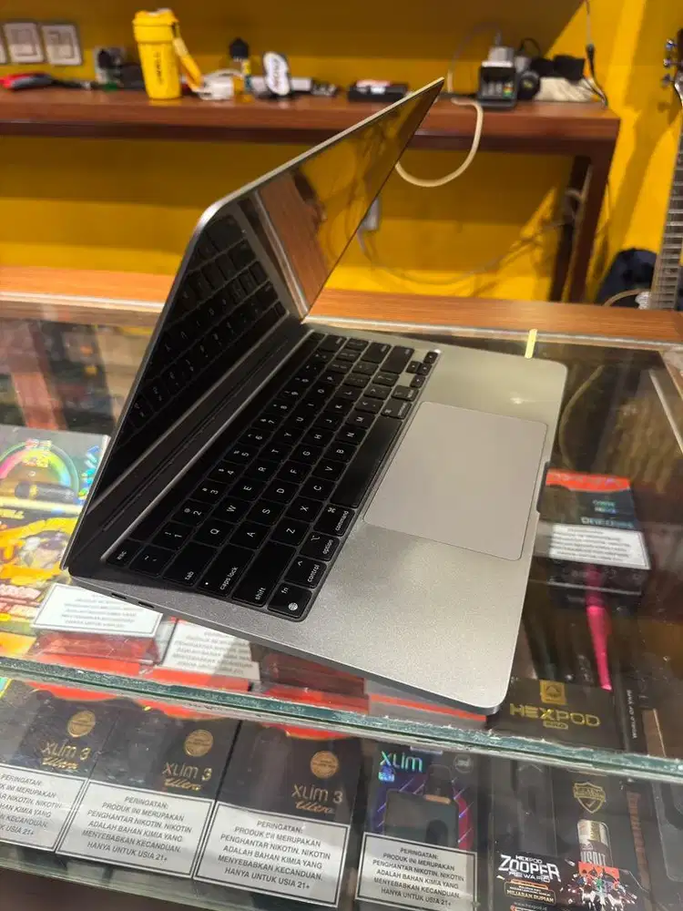 Macbook Pro M2 2022 8/256