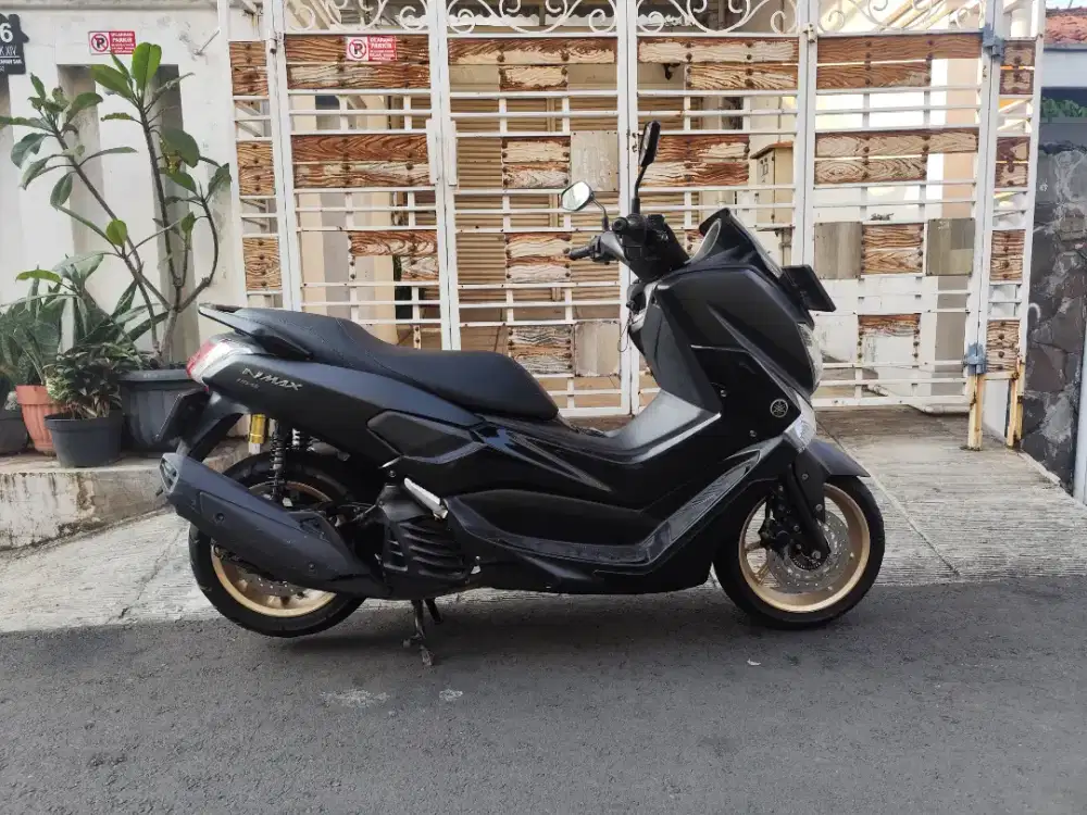 Yamaha nmax th 2018 b dki km low pajak 09/27