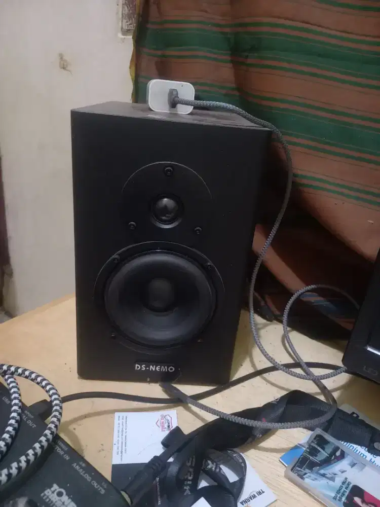 DS Nemo 4 inch speaket Flat, body mulus no minus