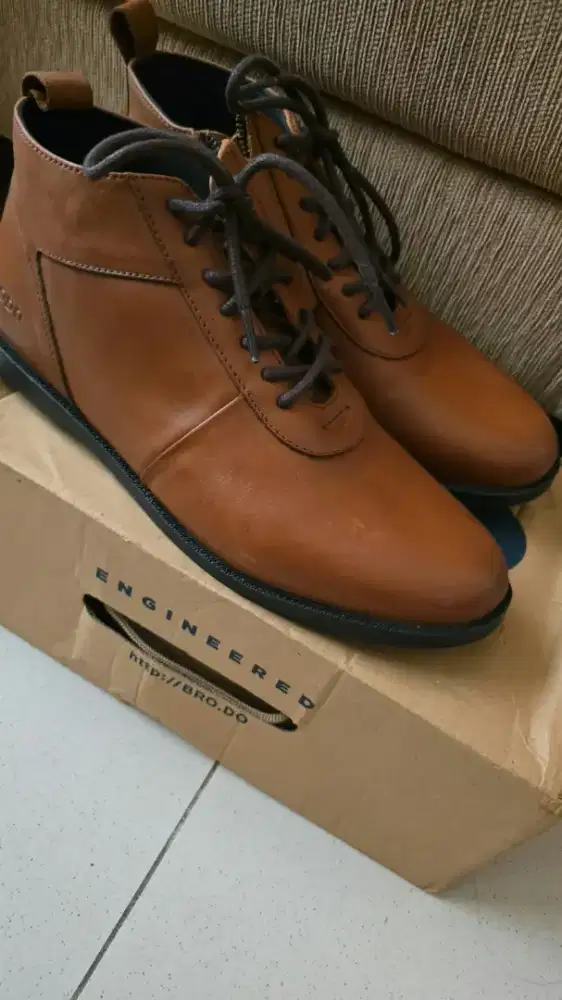 Brodo Ventura Like New size 42
