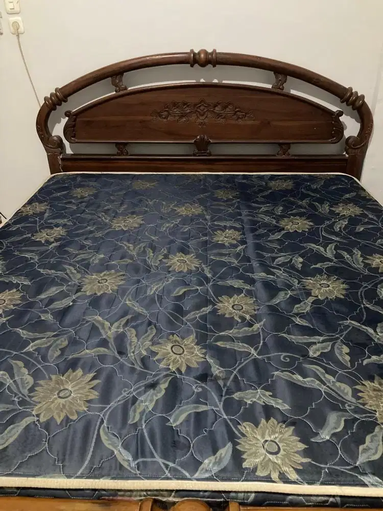 DIJUAL CEPAT SPRING BED BEKAS