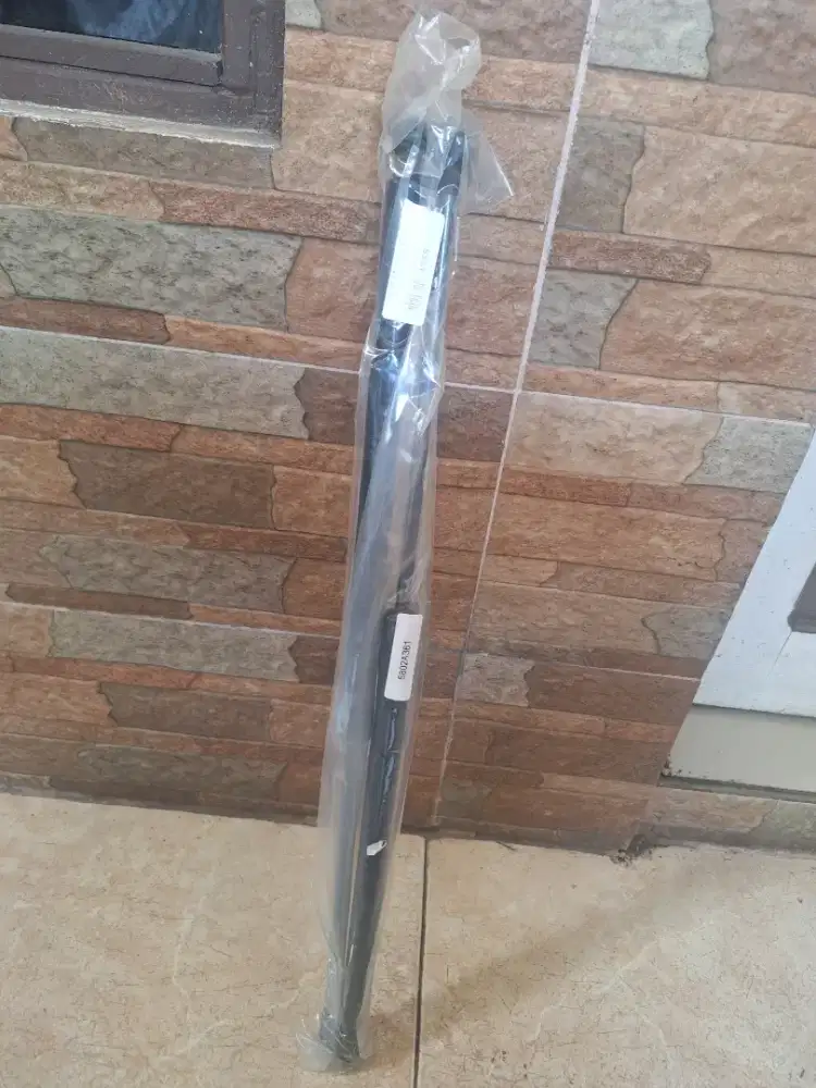 Shock bagasi mitsubishi mirage