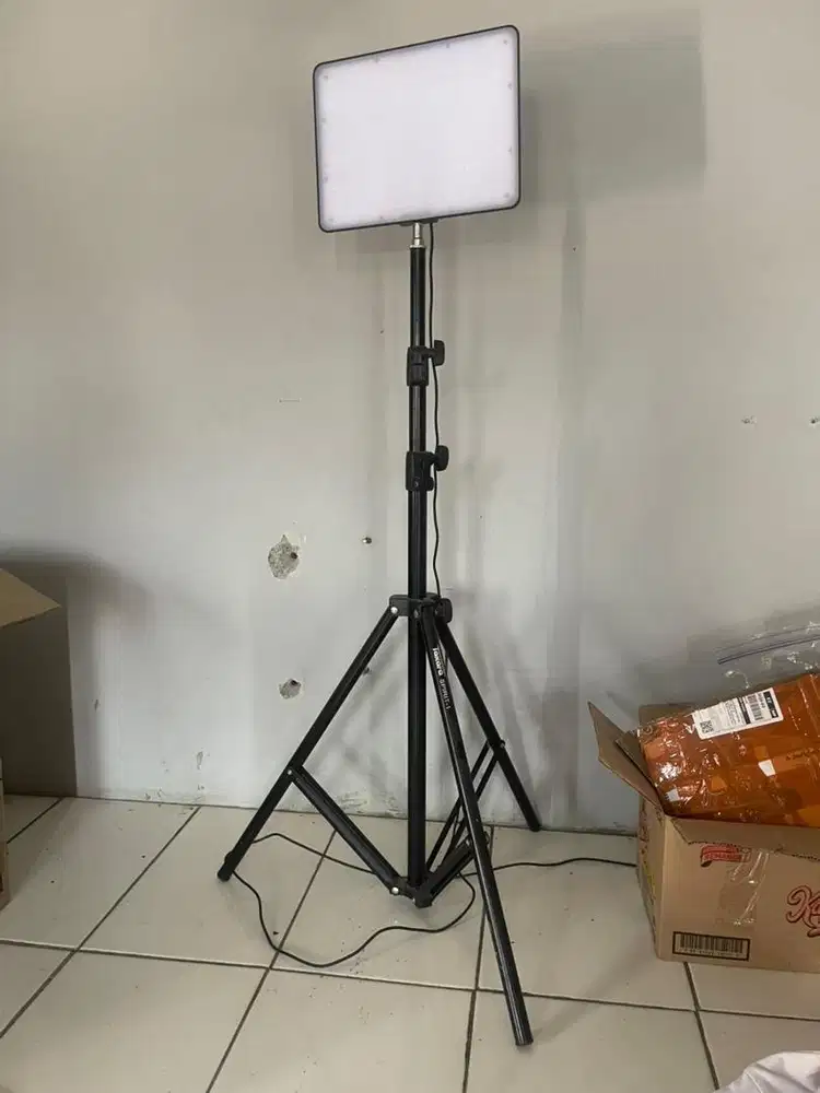Lampu LED set tripod weeylite spirit 20