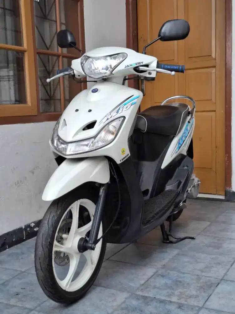 Mio smile tahun 2010 warna putih orian