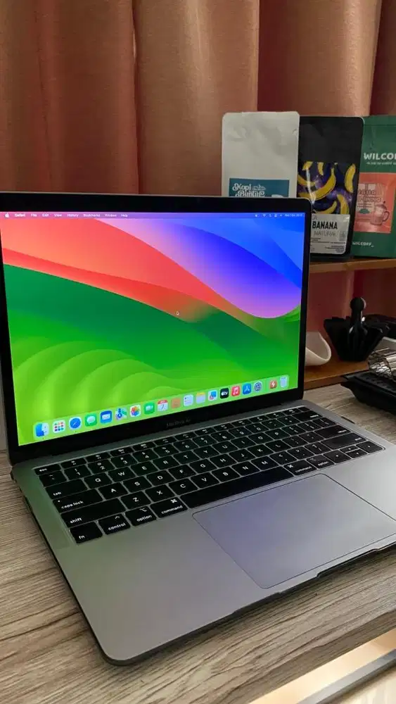 Macbook Air 2018 Intel core i5 no minus