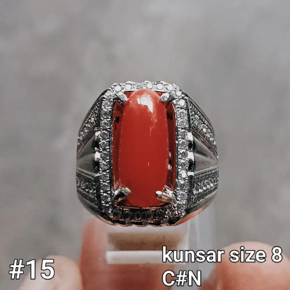 Batu natural coral_ batu Marjan Mediterania. Gem id card IGS