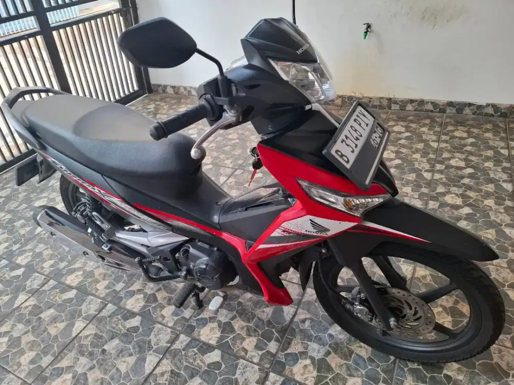 Pajak 6/2027 DKI km30rb, honda supra x 125 R CW DD charger 2020 mulus.
