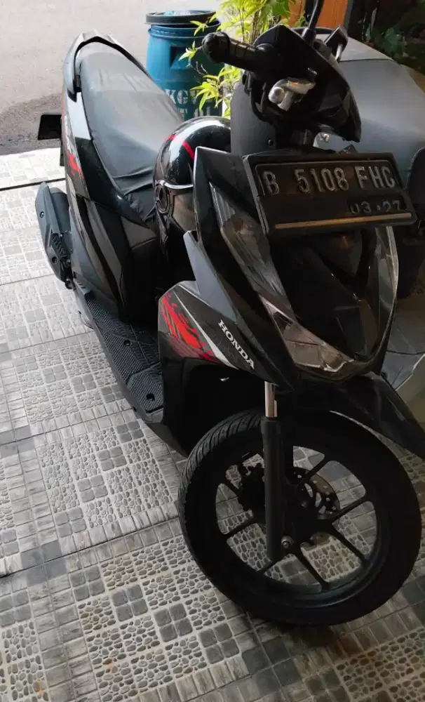 Honda Beat warna hitam 2022