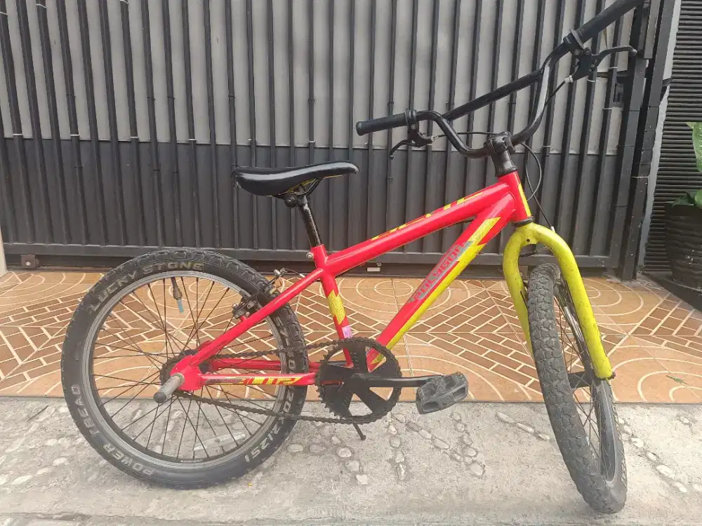 Dijual murah sepeda BMX Polygon Blitz