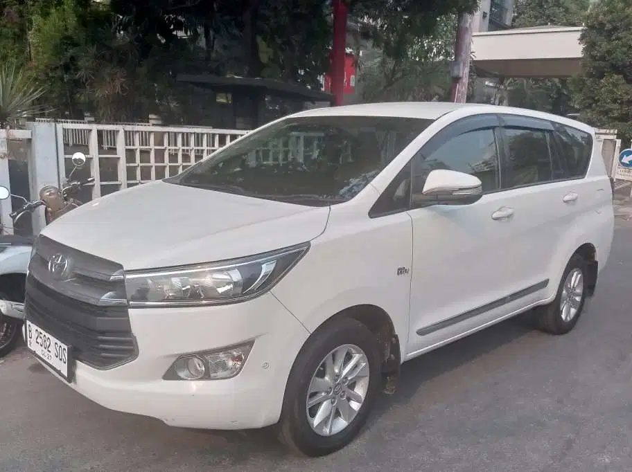Toyota Kijang Innova V AT 2017 Bensin PJK 4/27 jual CASH