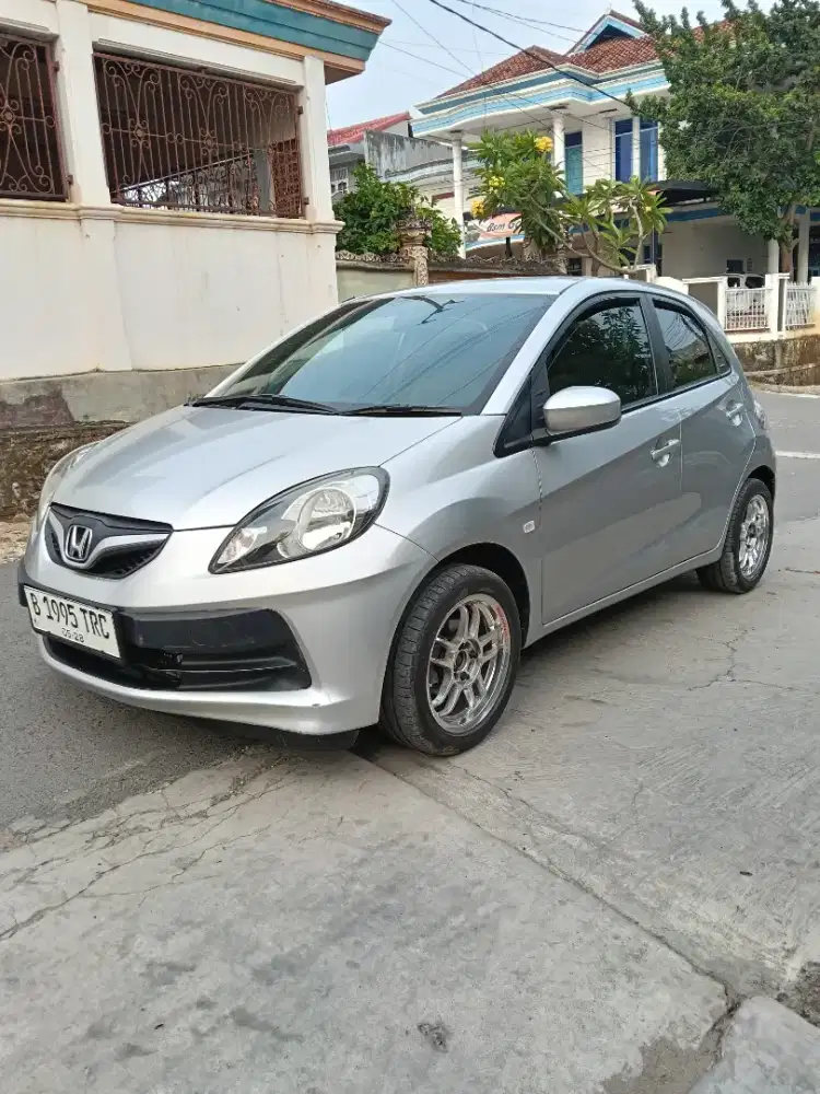 Brio manual CBU mewah