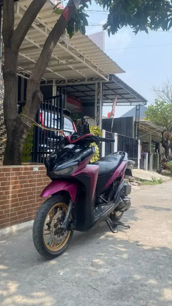 JUAL VARIO 150 2018 SS LENGKAP PAJAK MATI2 TAHUN14.5JT nego GOR BEKASI
