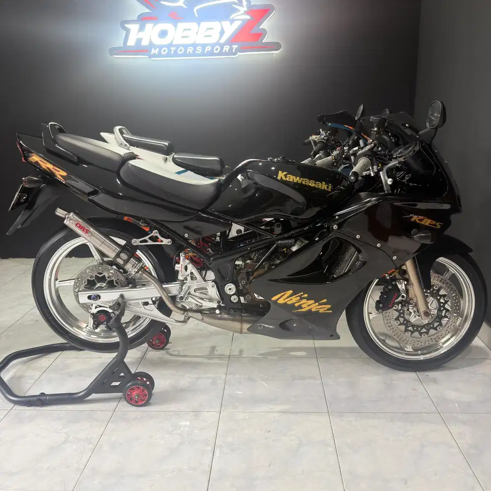 Kawasaki ninja 150RR/zx-150RR black 2011 modif hedon,istimewa