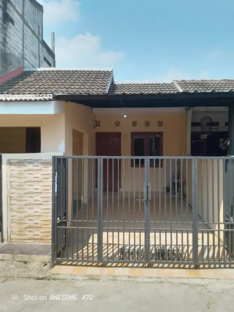 Rumah dalam perumahan Cilebut