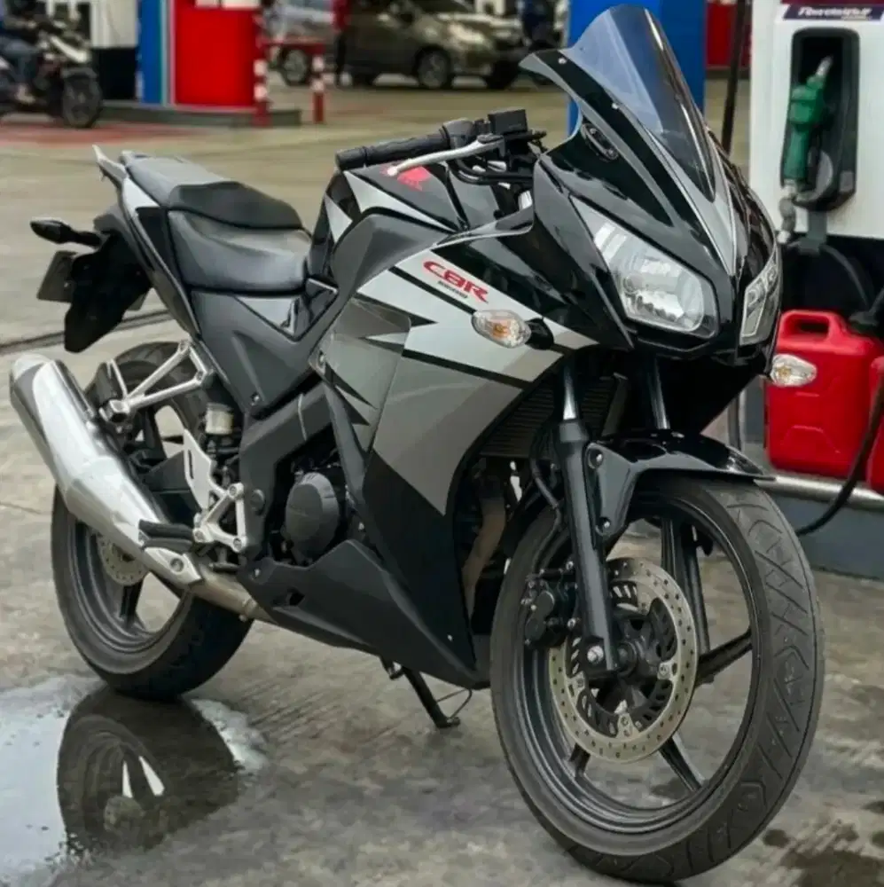 CBR 150R tahun 2015
