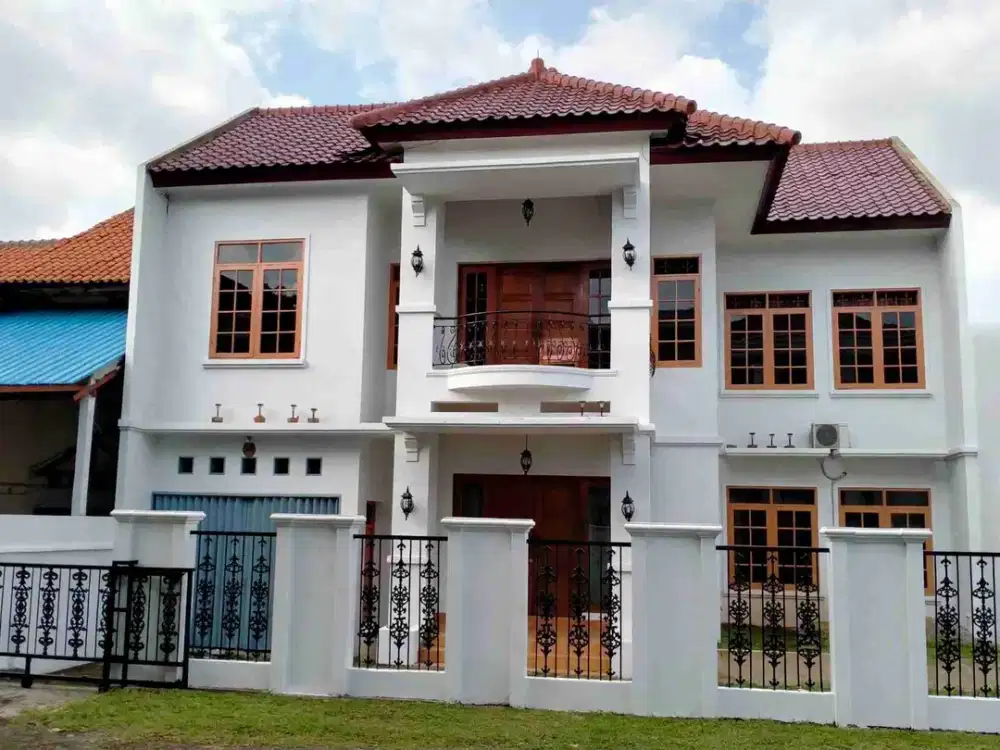 Dijual Rumah Asri & Nyaman Dalam Komplek Dekat Ke Toll Dan Stasiun Di Kalibata Jaksel