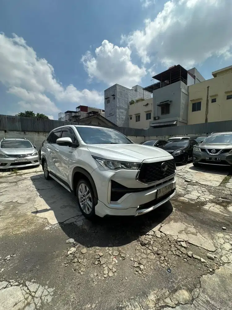 Toyota Zenix Q Hybrid Modellista Matic 2022 Murah