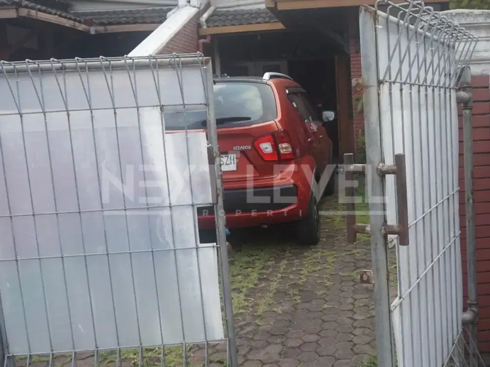Rumah klasik halaman luas 4 Kamar DI JAJAR SOLO
