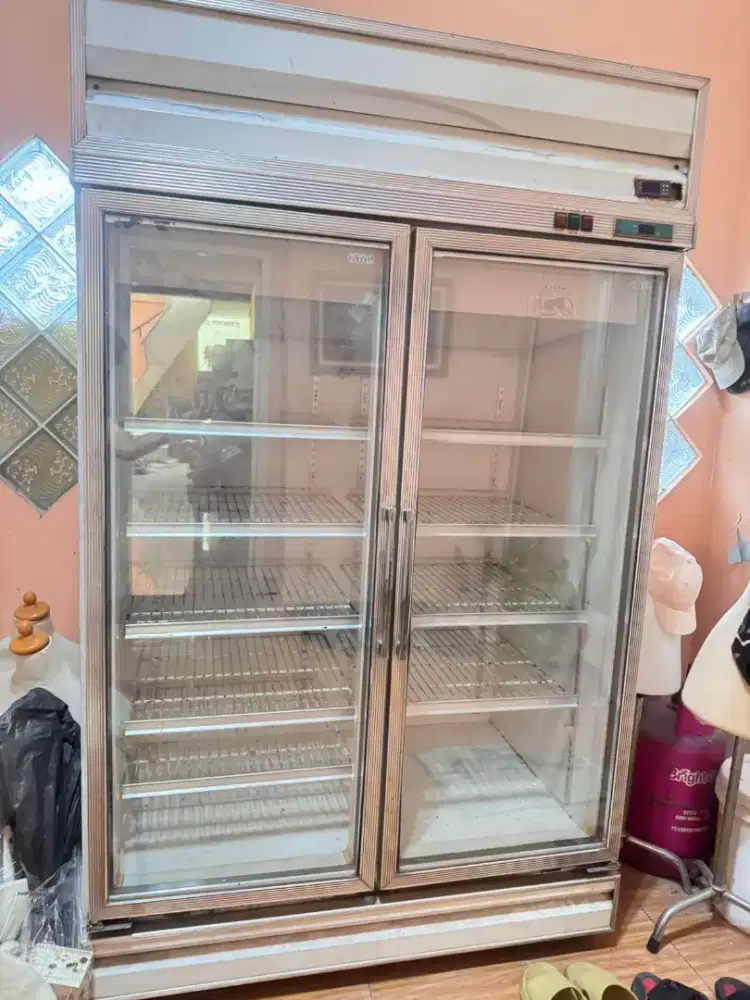 Dijual chiller Dan showcase