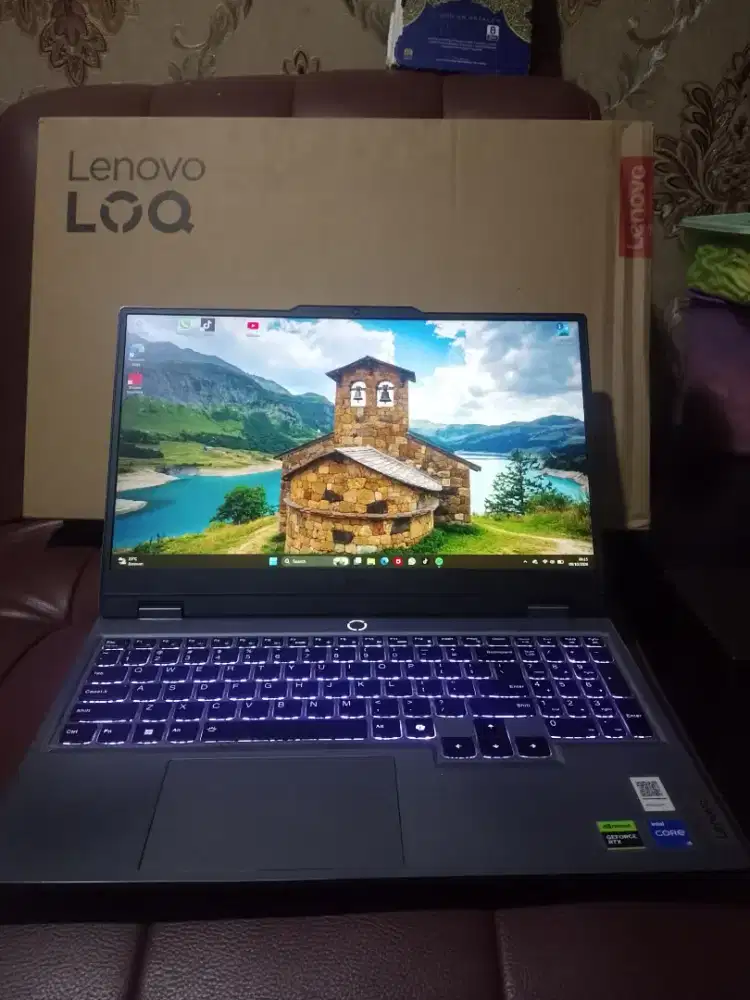 Lenovo LOQ 15IAX9