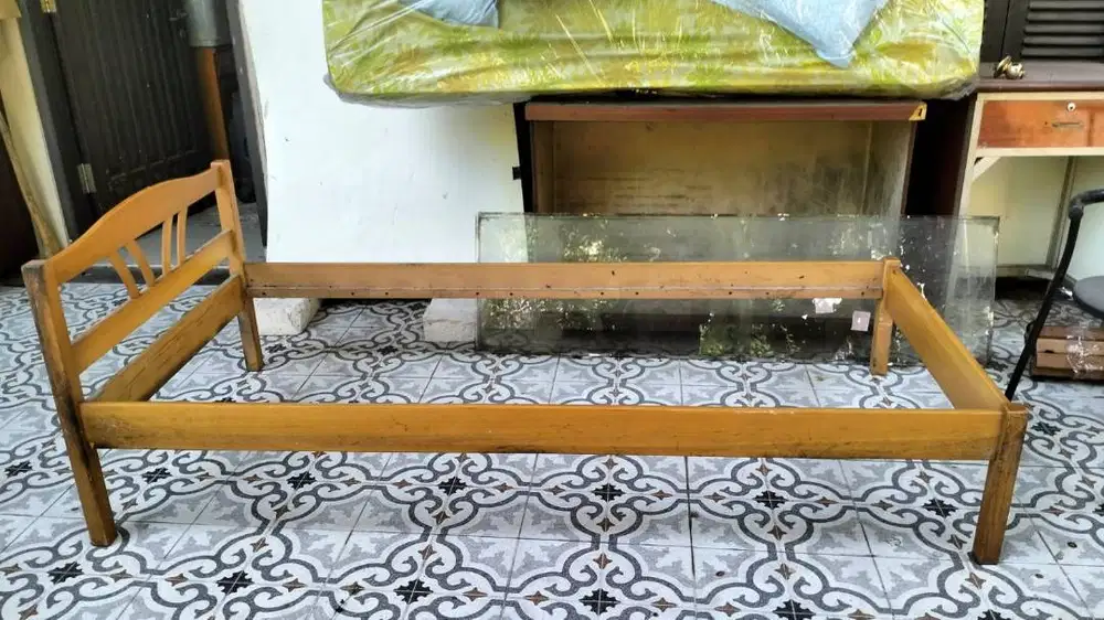 Set Lengkap Ranjang Kayu ukuran 90x200 cm
