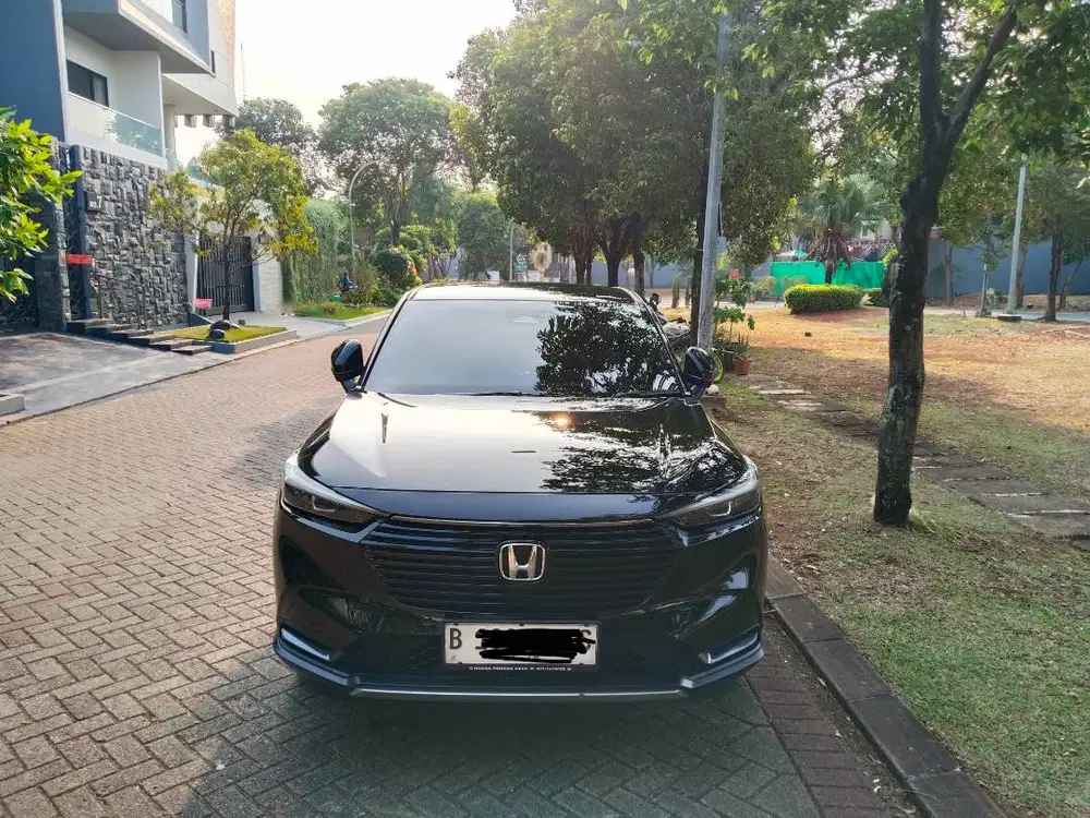 Hrv 2023,SE, AT, Hitam.