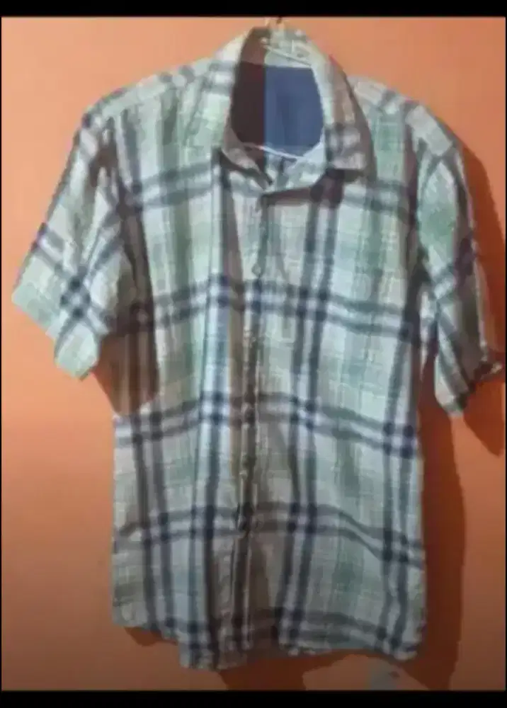 Kemeja Lengan Pendek