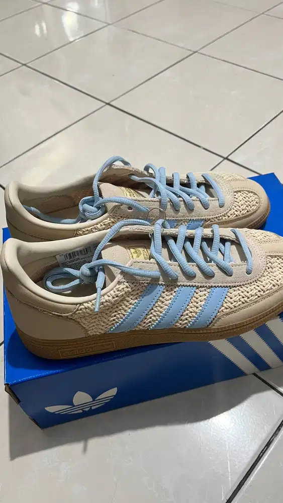 Sepatu ADIDAS baru