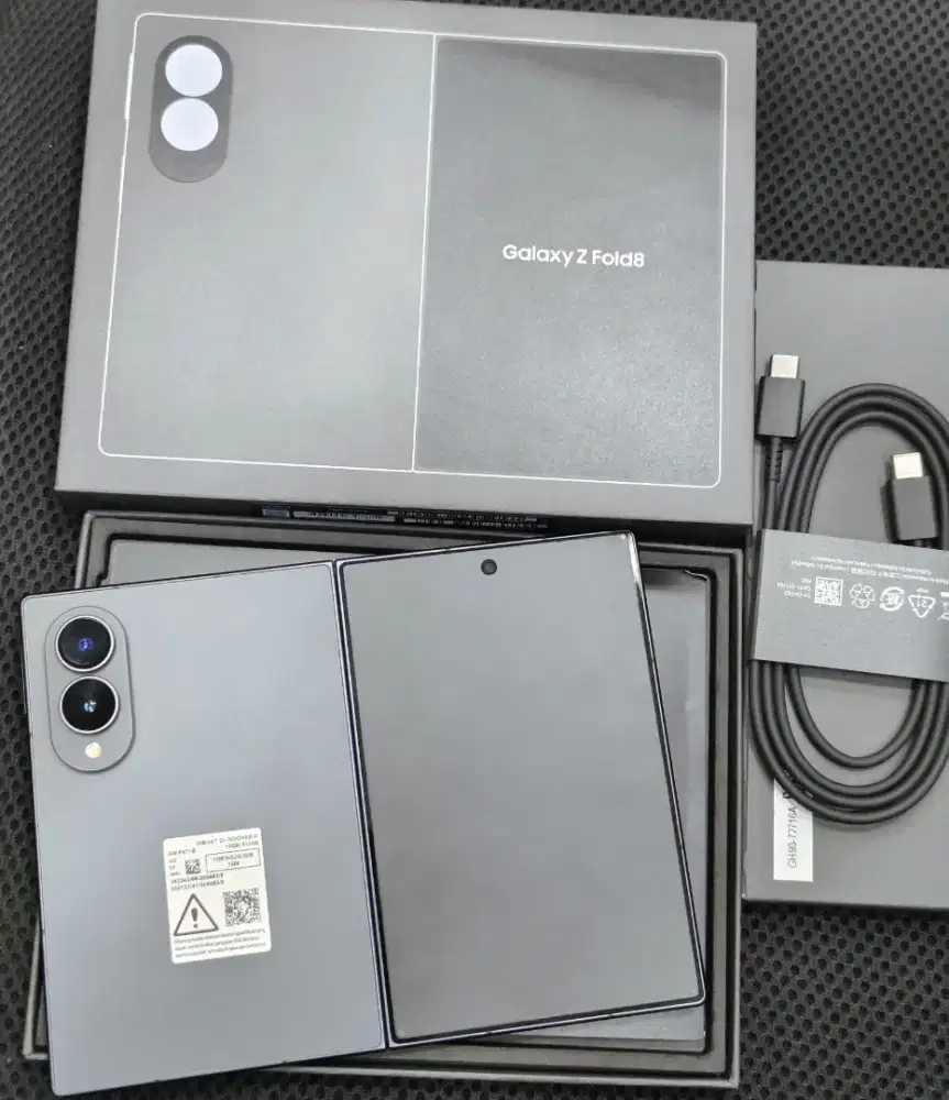 Samsung Galaxy Z Fold 8 12/512 like new pemakaian 2 bulan