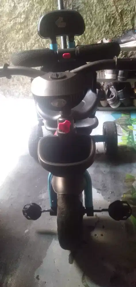 Sepeda anak roda 3 merek iora