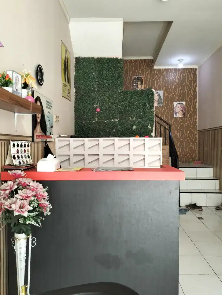 Dibutuh kan stylist berpengalaman