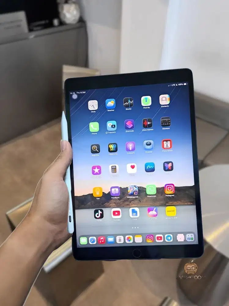 iPad Air 3 64GB - Space Gray (Cellular) + Free Gojodoq Pen