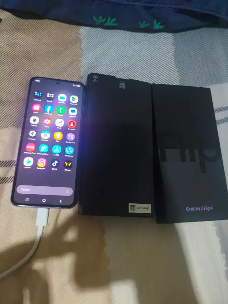 Samsung galaxy z flip 4 8/512