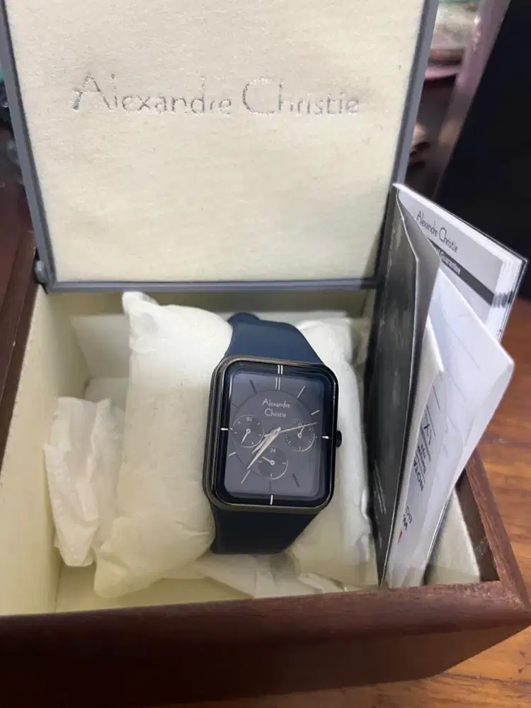 Jam alexandre christie 2744