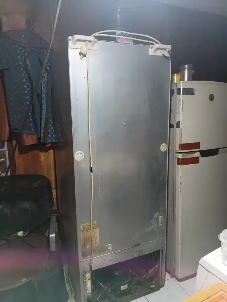 Kulkas jumbo siap pakai