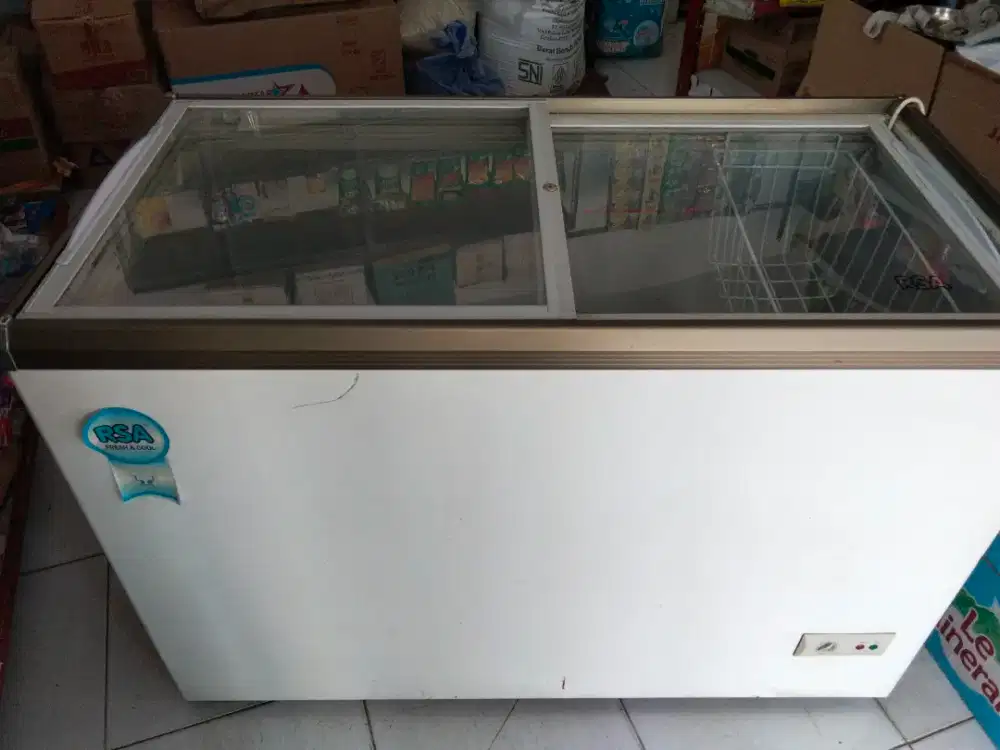Freezer RSA 300L kaca geser