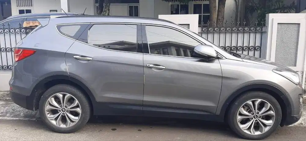 Hyundai Santa Fe 2.2 CRDi VGT Diesel AT 2014 Abu-abu