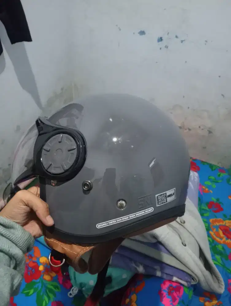 helm niels hijab