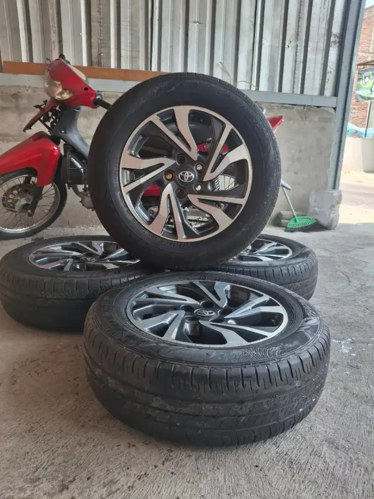 Velg Oem Reborn Facelift r16 Ban Dunlop  205/65/16 Tahun 2023