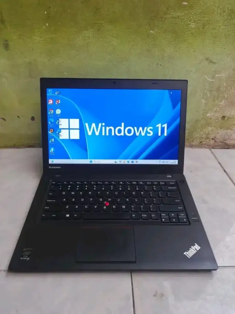 Laptop Lenovo thinkped core i5 ram 8gb ssd 256gb windows 11 siap pake